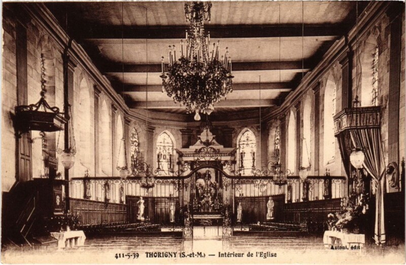 Carte postale ancienne Thorigny-sur-Marne Interieur de l'Eglise à Thorigny-sur-Marne