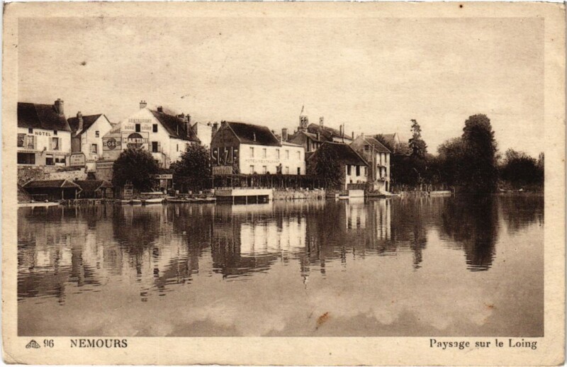 Carte postale ancienne Nemours Paysage sur le Loing à Nemours