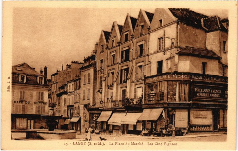 Carte postale ancienne Lagny-sur-Marne La Place du Marche - Les Cinq Pignons à Lagny-sur-Marne