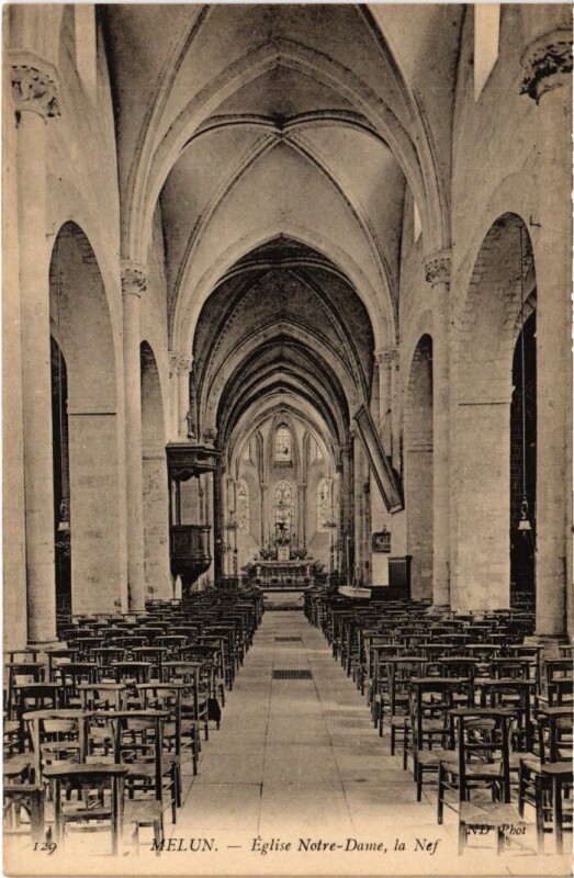 Carte postale ancienne Melun Eglise Notre-Dame - La Nef à Melun