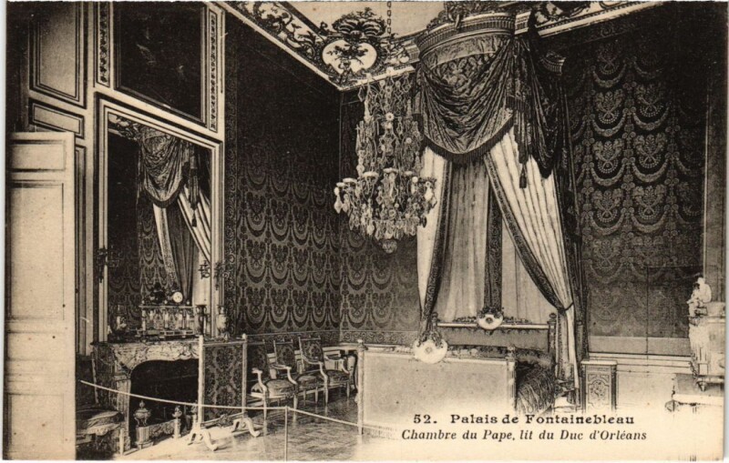 Carte postale ancienne Fontainebleau Palais - Chambre du Pape - Lit du Duc d'Orleans à Fontainebleau