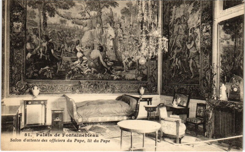 Carte postale ancienne Fontainebleau Palais - Salon d'Attente des Officiers du Pape à Fontainebleau