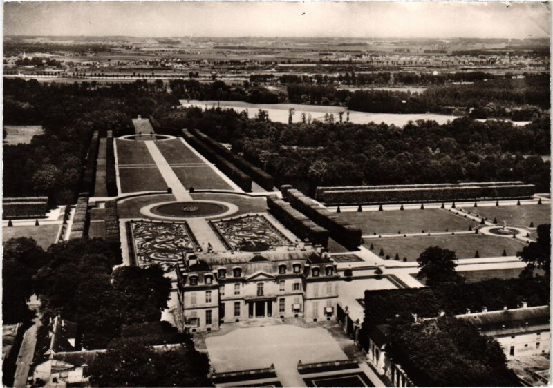 Carte postale ancienne Le Château et les Jardins à Champs-sur-Marne