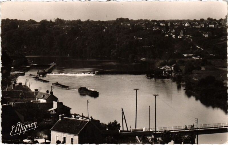 Carte postale ancienne Thomery Le Chateau de By - Le Barrage et l'Ecluse à Thomery
