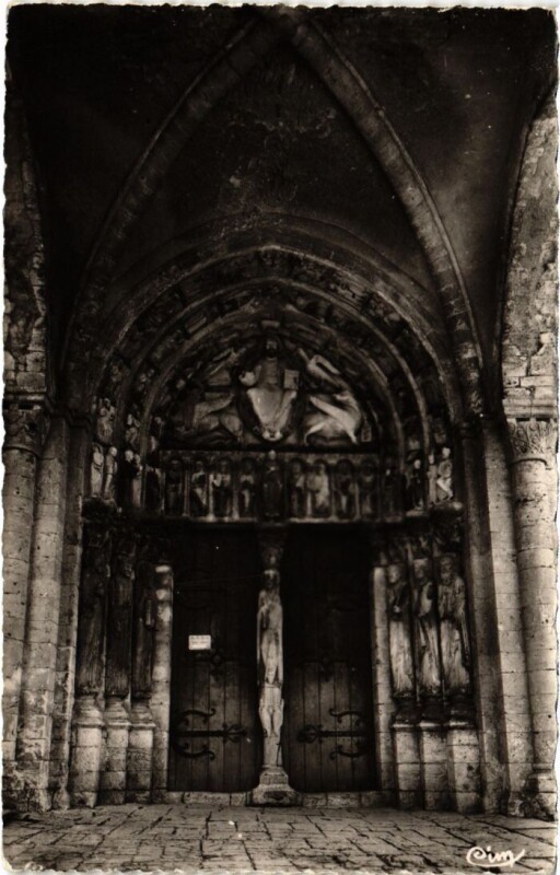 Carte postale ancienne Saint-Loup-de-Naud Eglise - Portail à Saint-Loup-de-Naud
