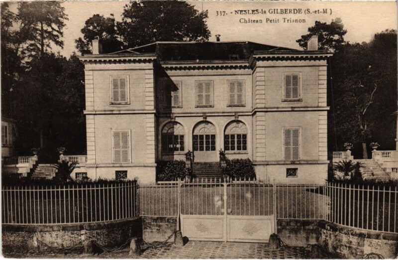 Carte postale ancienne Nesles-la-Gilberde Chateau de Petit Trianon