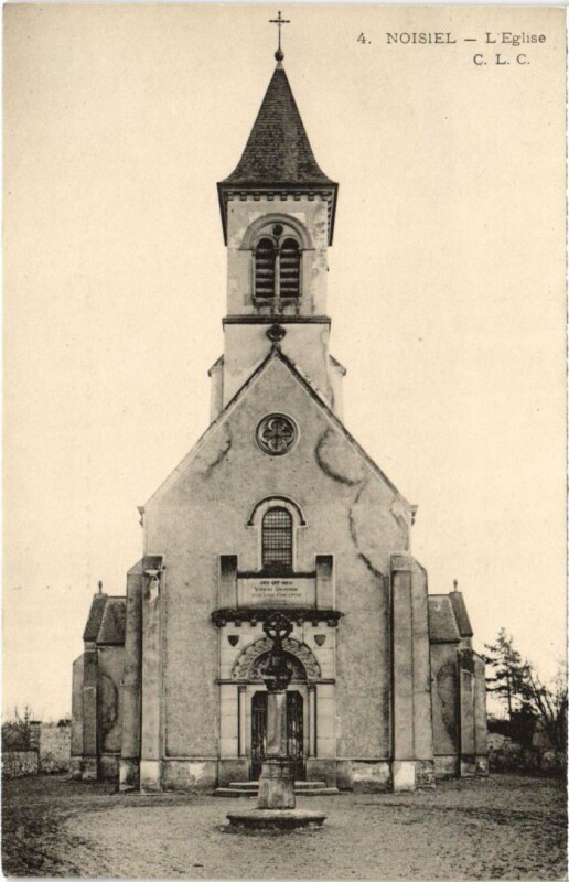 Carte postale ancienne Noisiel L'Eglise à Noisiel