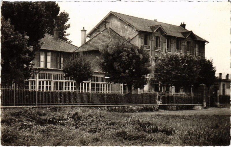 Carte postale ancienne Montevrain Comite d'Entrepise de la R.A.T.P. - Centre de Vacances
