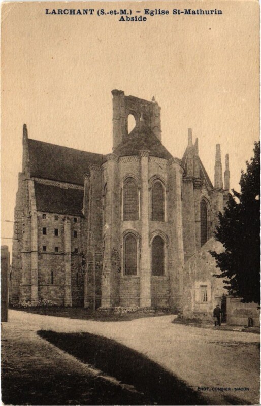 Carte postale ancienne Larchant Eglise Saint-Mathurin - Abside à Larchant