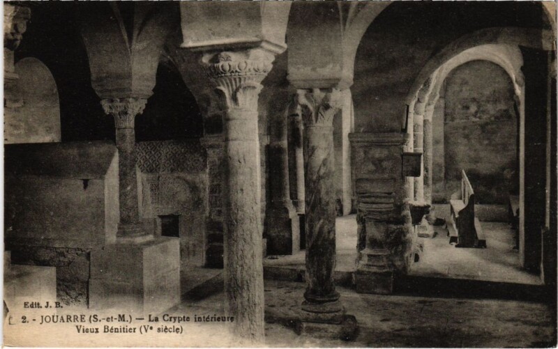 Carte postale ancienne Jouarre La Crypte Interieure - Vieux Benitier à Jouarre