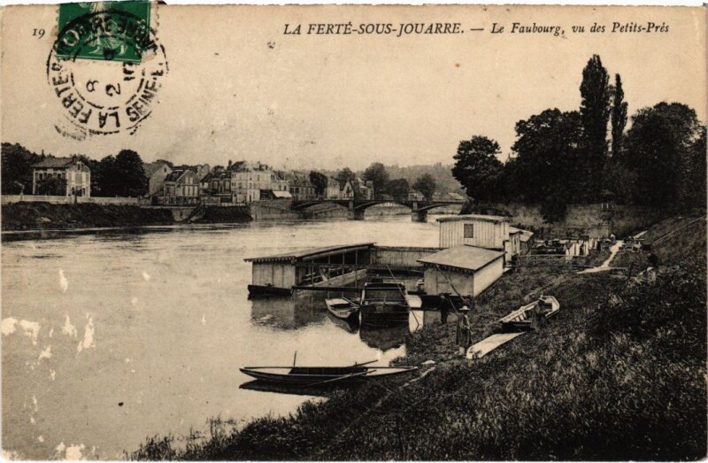 Carte postale ancienne La Ferte sous Jouarre Le Faubourg à Jouarre