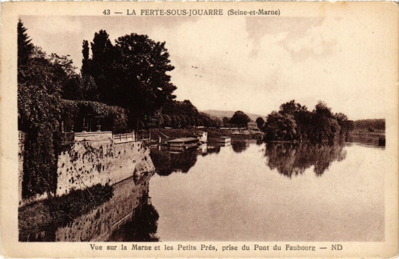 Carte postale ancienne La Ferte sous Jouarre vue sur la Marne à Jouarre