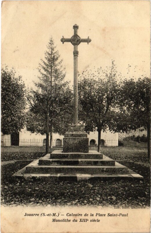 Carte postale ancienne La Ferte sous Jouarre Calvaire de la Place Saint-Paul à Jouarre