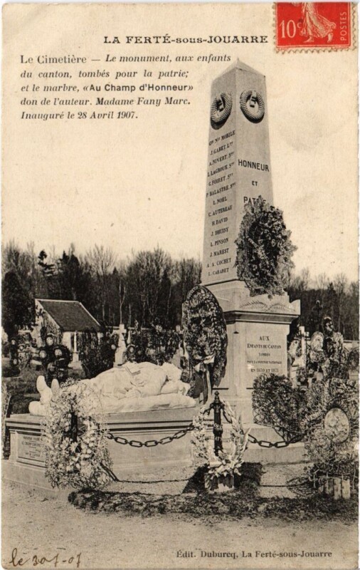 Carte postale ancienne La Ferte sous Jouarre Le Cimetiere Le Monument à Jouarre