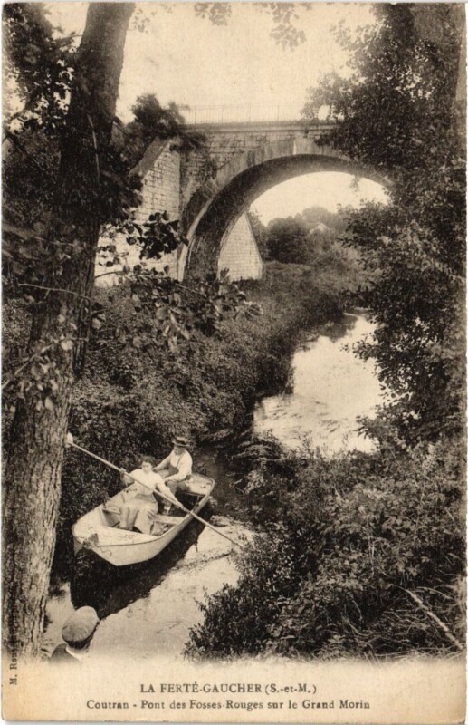 Carte postale ancienne La Ferte sous Jouarre Pont des Fosses Rouges sur le Grand Morin à Jouarre