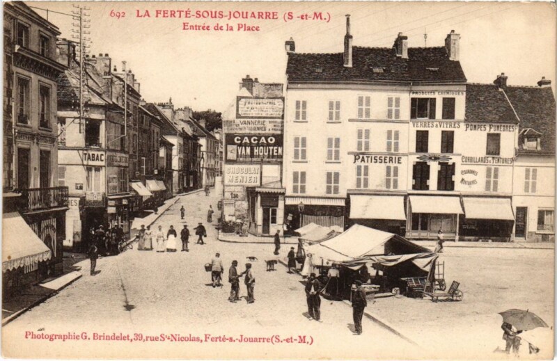 Carte postale ancienne La Ferte sous Jouarre Entree de la Place à Jouarre