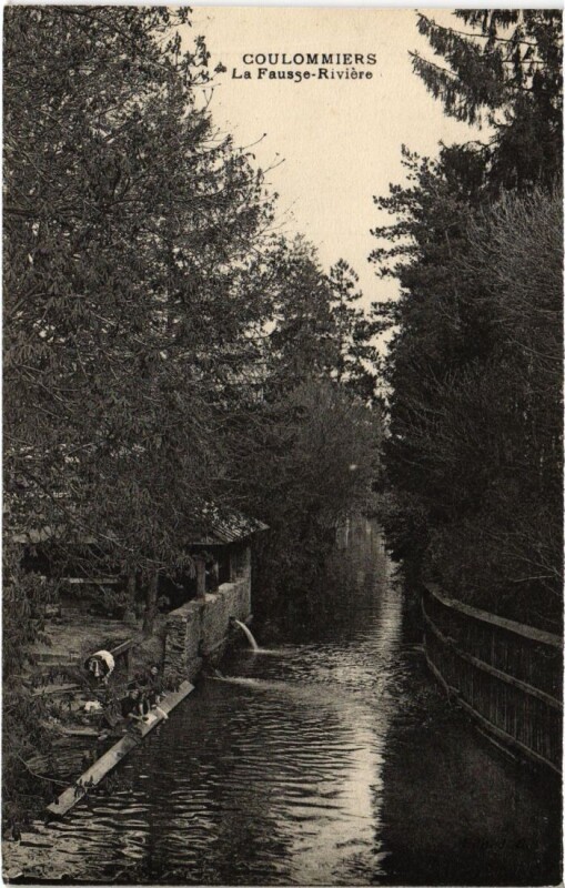 Carte postale ancienne Coulommiers La Fausse Riviere à Coulommiers