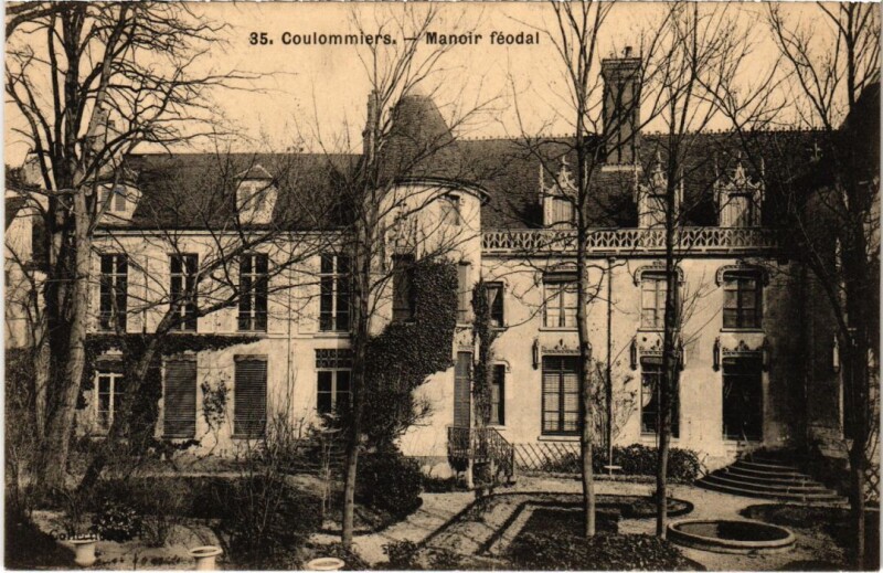 Carte postale ancienne Coulommiers le Manoir feodal à Coulommiers
