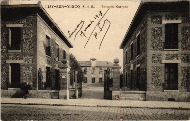 Carte postale ancienne Lizy sur Ourcq Ecole de Garcons à Lizy-sur-Ourcq