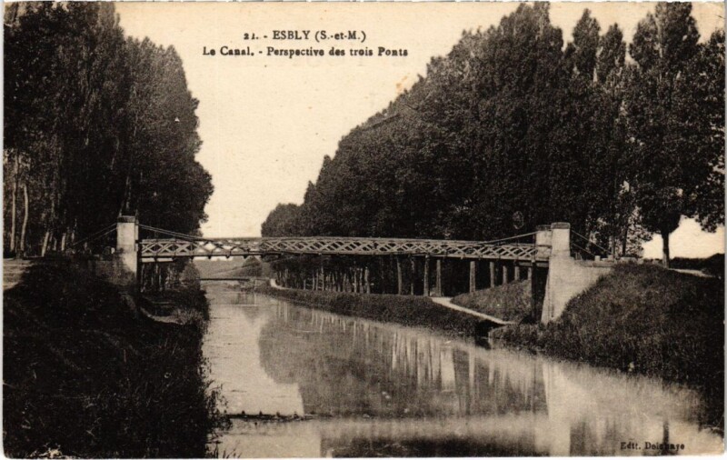 Carte postale ancienne Esbly Le Canal Perspective des trois Ponts à Esbly