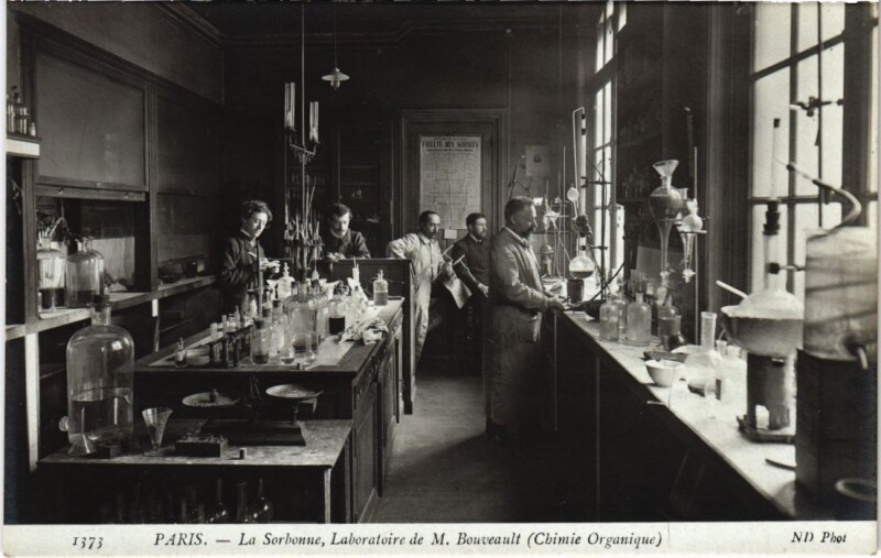 Carte postale ancienne Paris 5e la Sorbonne Laboratoire de M. Bouveault chimie à Paris 5e
