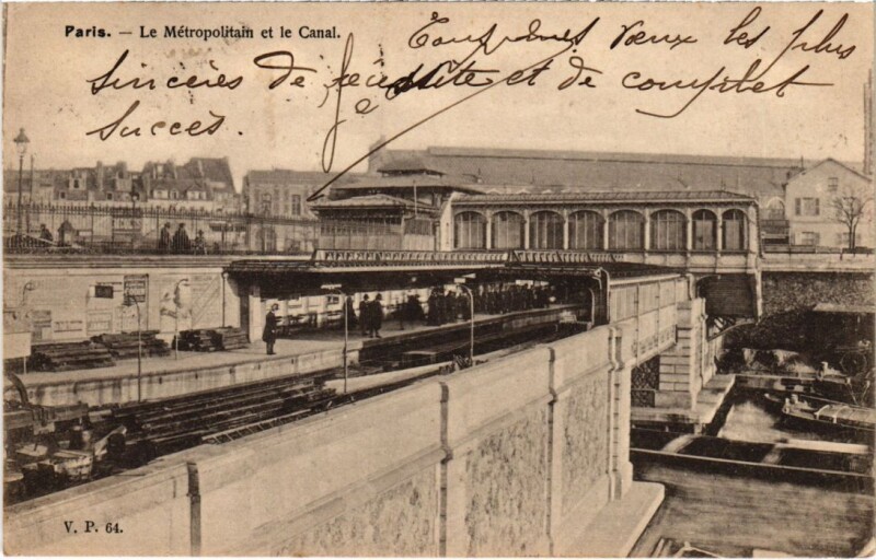 Carte postale ancienne Le Métropolitain et le Canal à Paris 4e