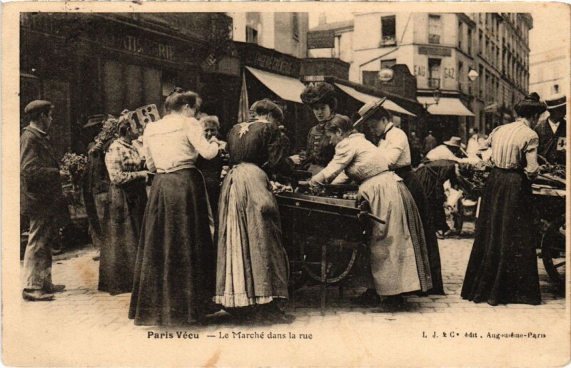 Carte postale ancienne Paris Vecu. marche dans la rue
