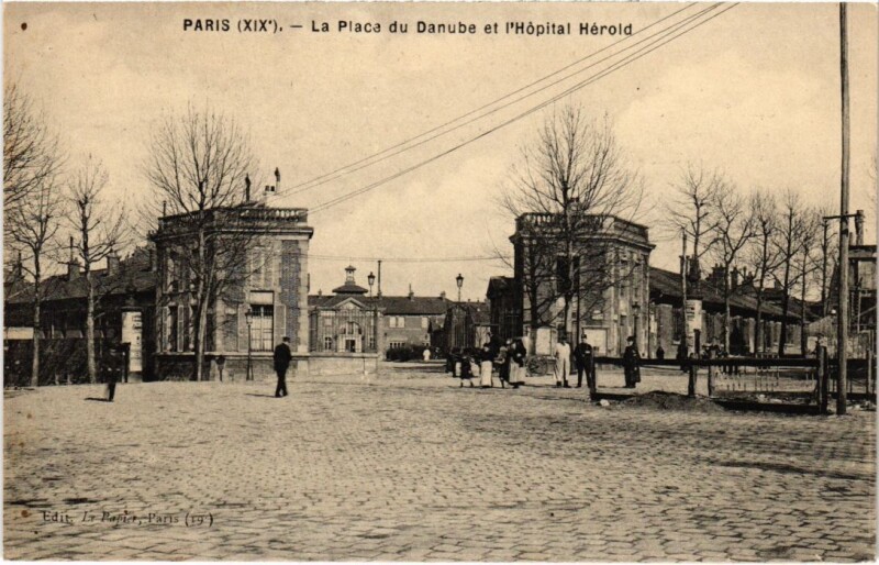 Carte postale ancienne La Place du Danube et l'Hôpital Hérold à Paris 19e