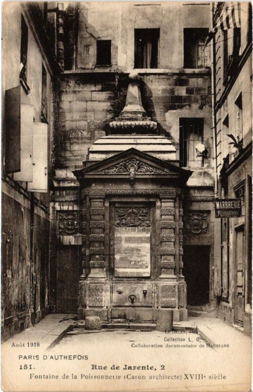 Carte postale ancienne Paris 4e 2, rue de jarente Fontaine de la Possonnette à Paris 4e