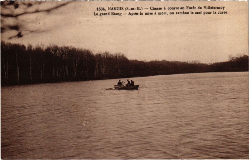 Carte postale ancienne Nangis Chasse a Courre en Foret de Villefermoy - Le Grand Etang à Nangis