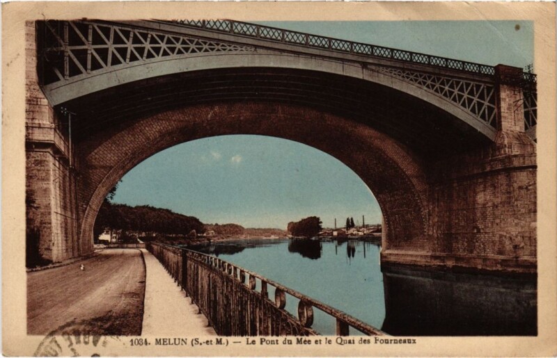 Carte postale ancienne Melun Le Pont du Mee et le Quai des Fourneaux à Melun