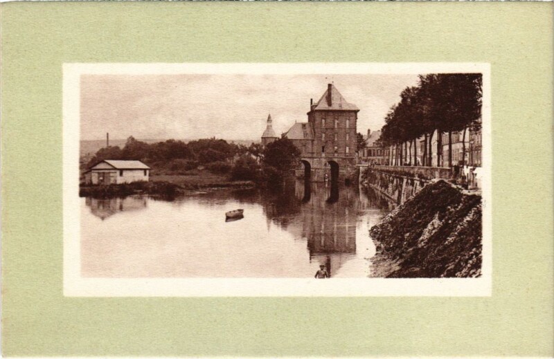Carte postale ancienne Provins Village Scene à Provins