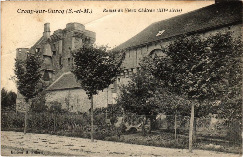 Carte postale ancienne Crouy-sur-Ourcq Ruines du Vieux Chateau à Crouy-sur-Ourcq