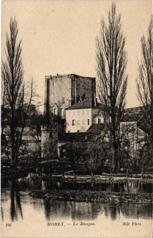 Carte postale ancienne Moret-sur-Loing Le Donjon