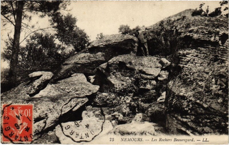Carte postale ancienne Nemours Les Rochers Beauregard à Nemours