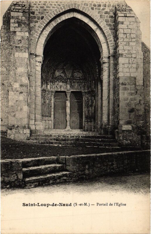Carte postale ancienne Saint-Loup-de-Naud Portail de l'Eglise à Saint-Loup-de-Naud