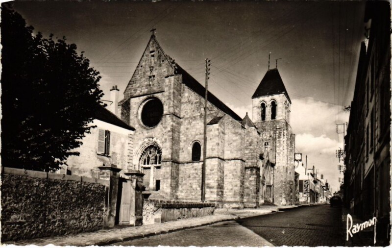 Carte postale ancienne Rozay-en-Brie L'Eglise à Rozay-en-Brie