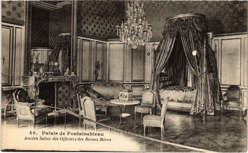 Carte postale ancienne Fontainebleau Palais Ancien salon des Officiers des Reines Meres à Fontainebleau