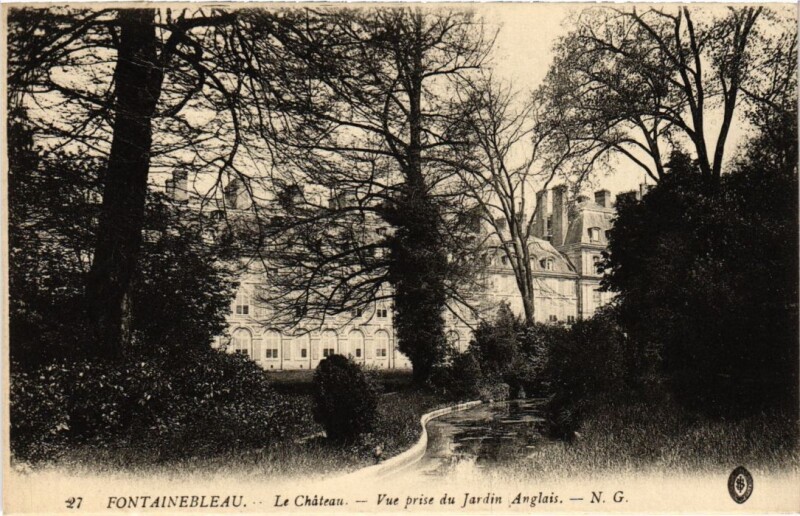 Carte postale ancienne Fontainebleau Le Chateau - Vue prise du Jardin Anglais à Fontainebleau