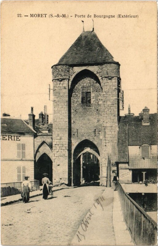 Carte postale ancienne Moret Porte de Bourgogne