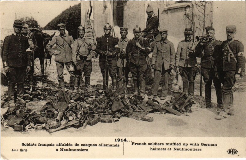 Carte postale ancienne Neufmontiers Soldats francais