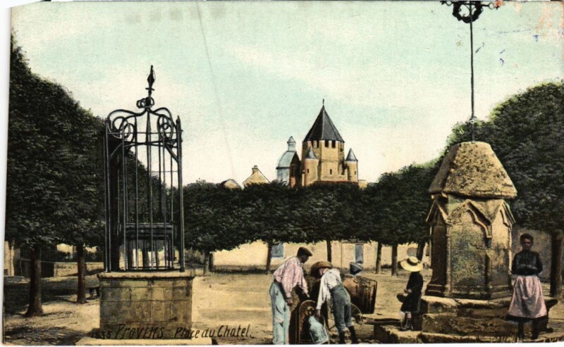 Carte postale ancienne Provins Place du Chatel à Provins