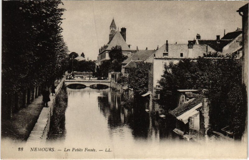 Carte postale ancienne Nemours Les Petits Fosses à Nemours