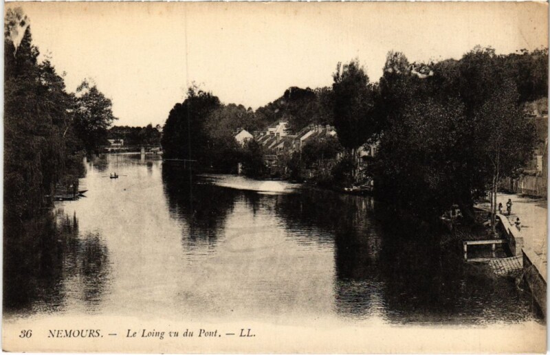 Carte postale ancienne Nemours Le Loing vu du Pont à Nemours