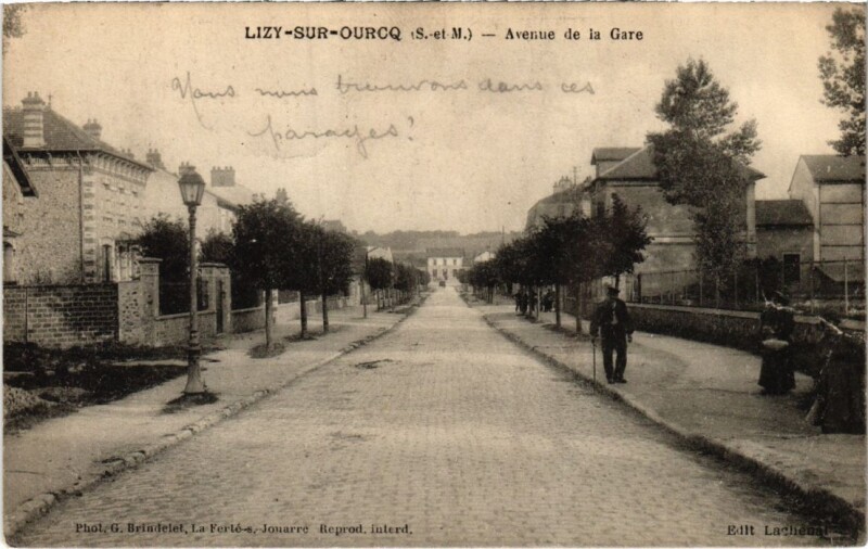 Carte postale ancienne Lizy sur Ourcq Avenue de la Gare à Lizy-sur-Ourcq