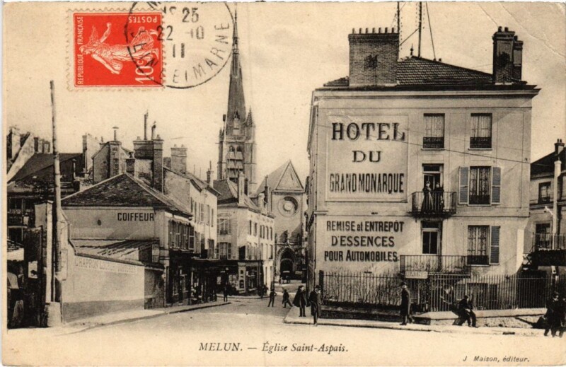 Carte postale ancienne Melun Eglise Saint-Aspais à Melun