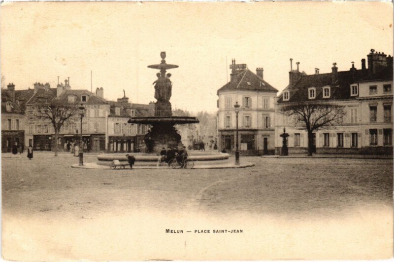 Carte postale ancienne Melun Place Saint-Jean à Melun