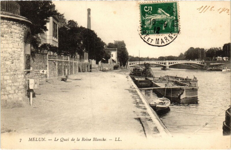 Carte postale ancienne Melun Quai de la Reine Blanche à Melun