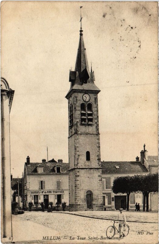 Carte postale ancienne Melun Tour Saint-Barthelemy à Melun