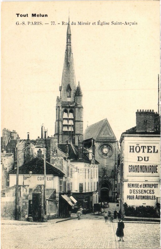 Carte postale ancienne Melun Rue du Miroirqe et Eglise Saint-Aspais à Melun